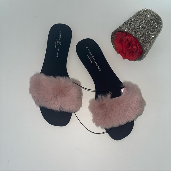CHINESE LAUNDRY Pink Midnight Faux Fur Slide Sandal - Size 9 - Reemoly - Picture 3 of 9